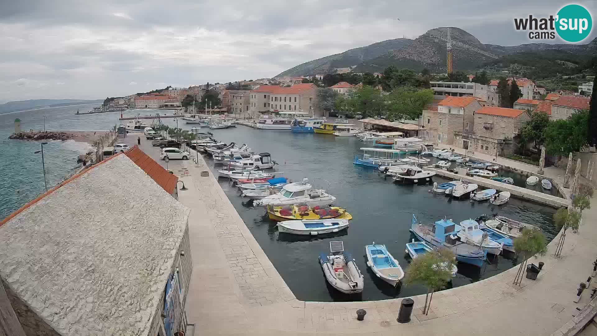 Webcam Bol Hafen – Liveblick auf Bol Riva & Marina