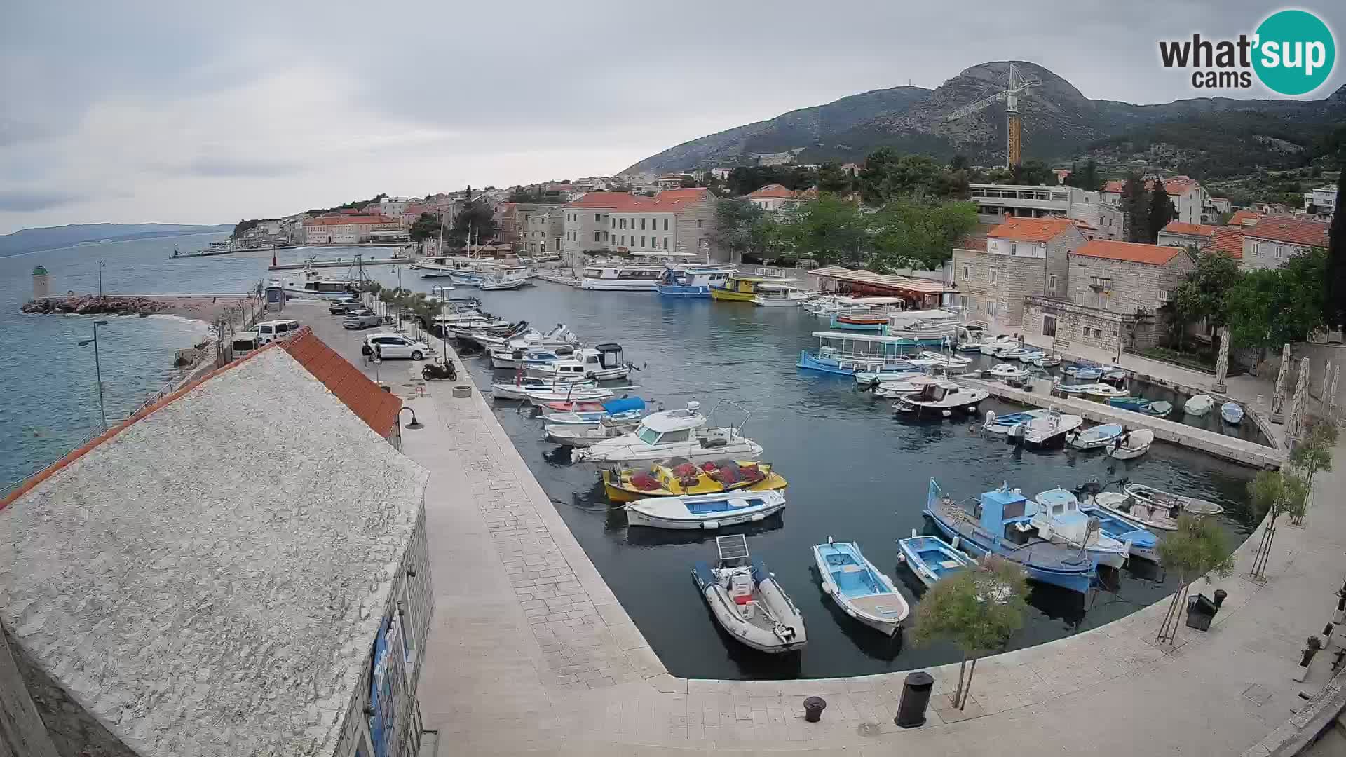 Webcam porto di Bol – Vista live sulla Riva e Marina