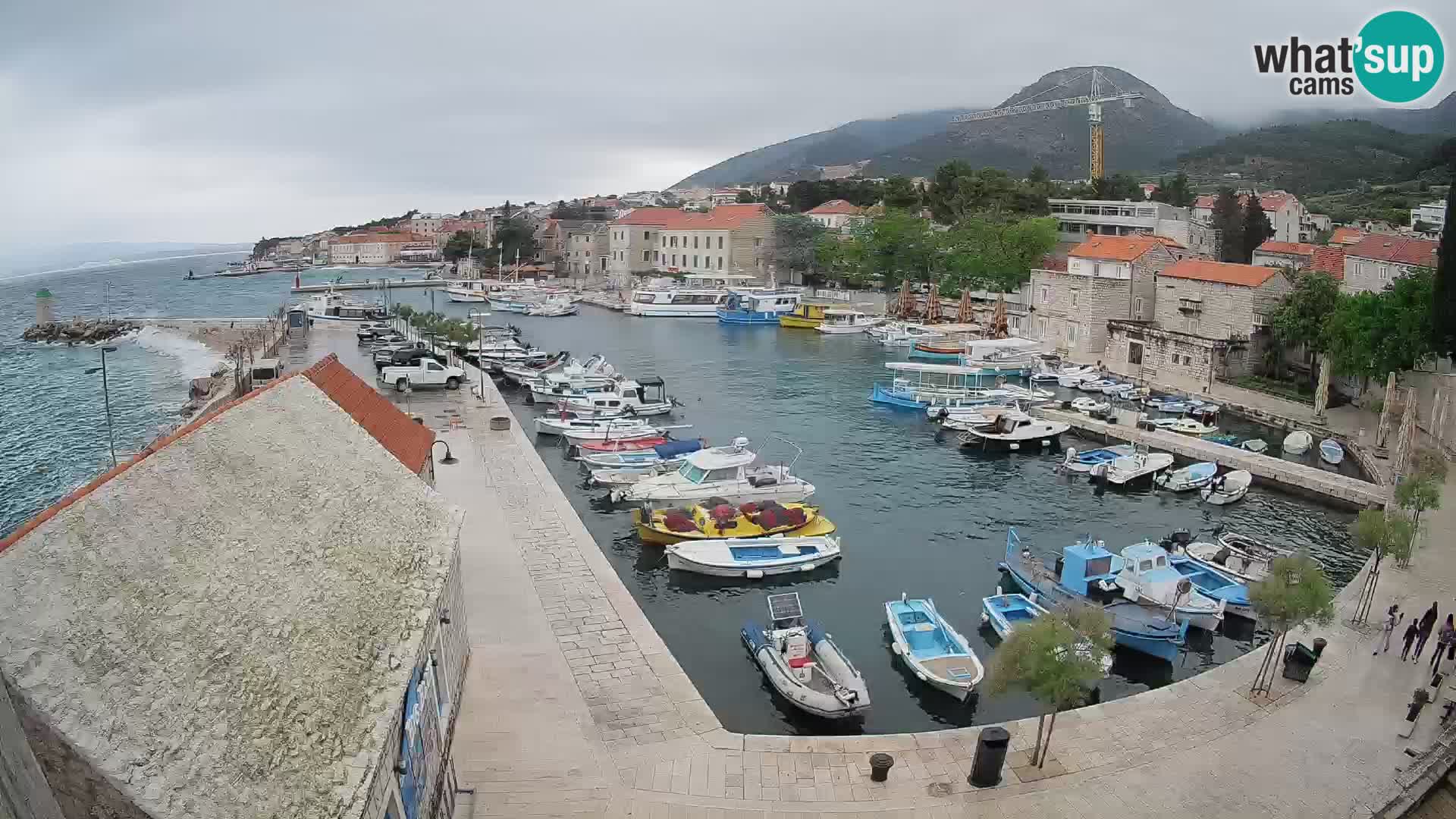 Webcam porto di Bol – Vista live sulla Riva e Marina