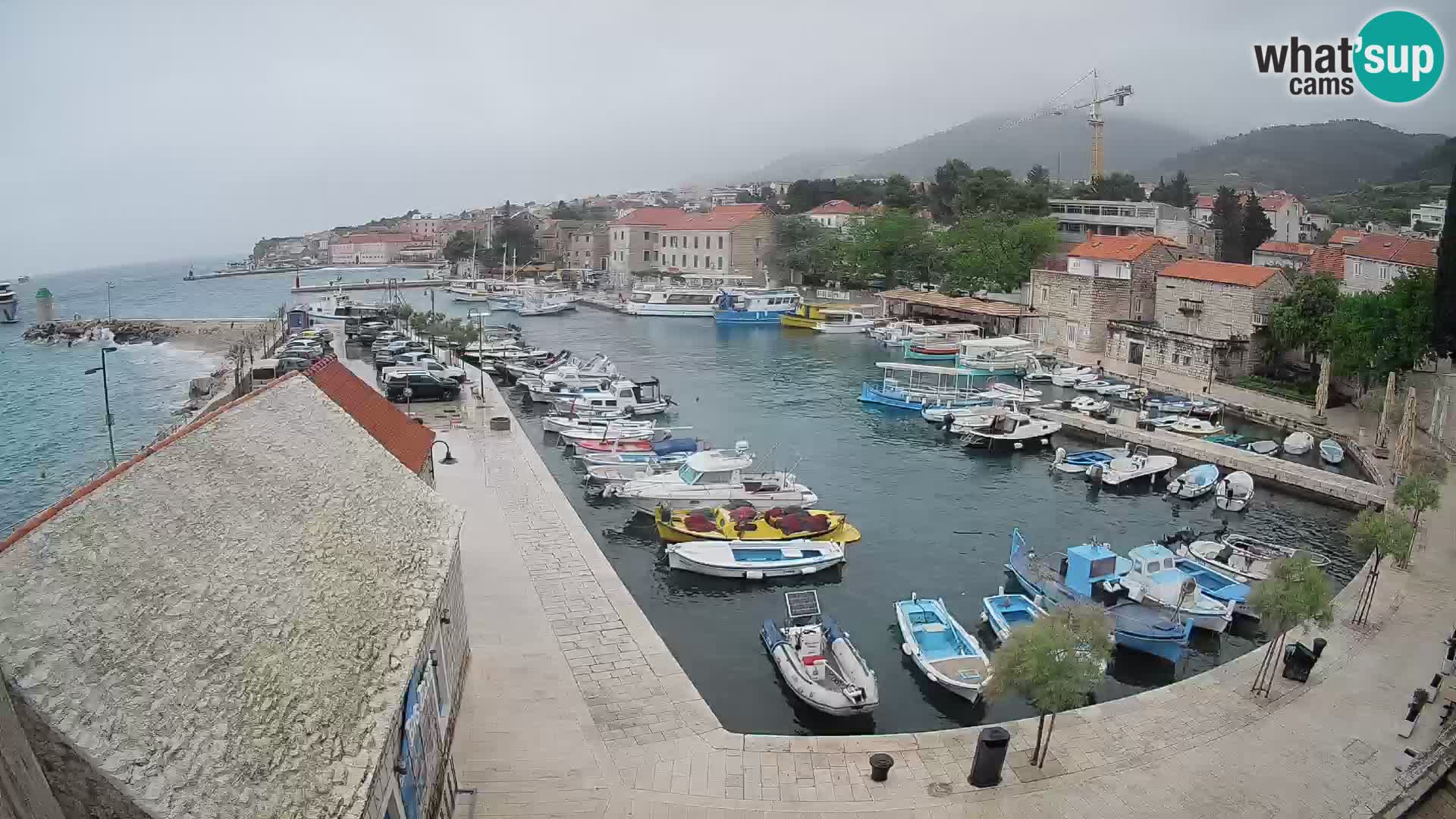 Webcam porto di Bol – Vista live sulla Riva e Marina
