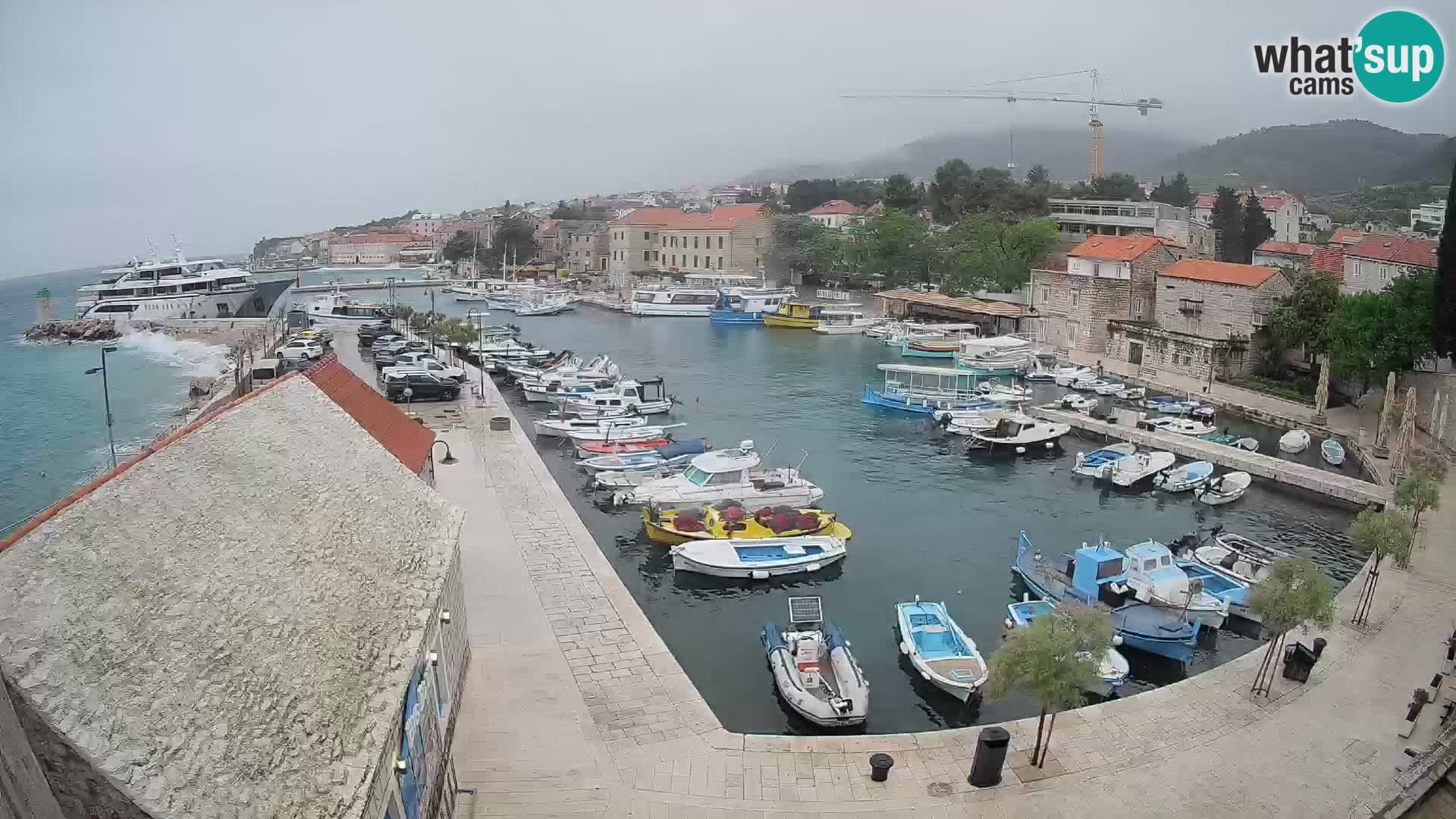 Webcam Bol Hafen – Liveblick auf Bol Riva & Marina