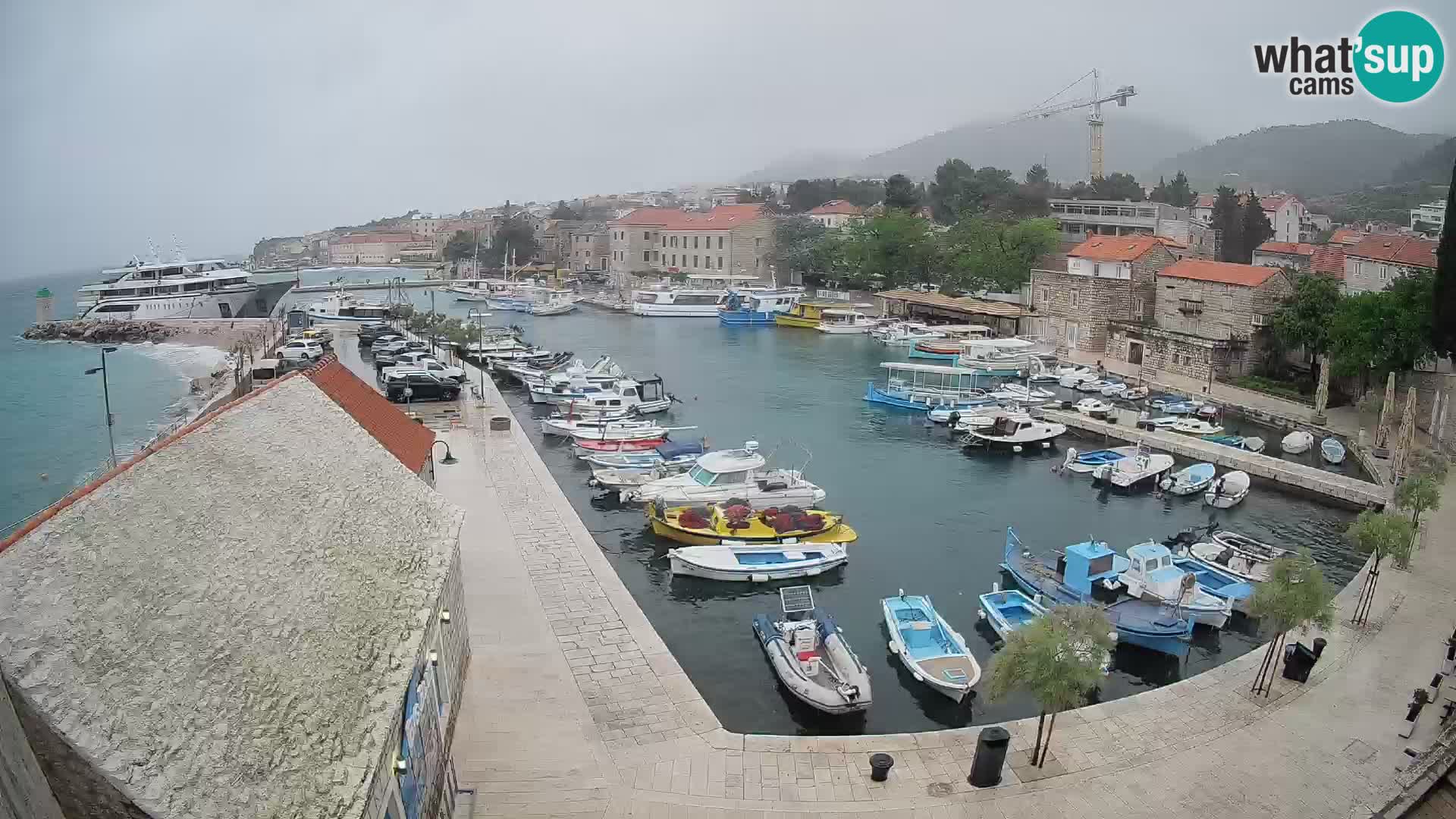Webcam Bol Harbour – Live View of Bol Riva & Marina