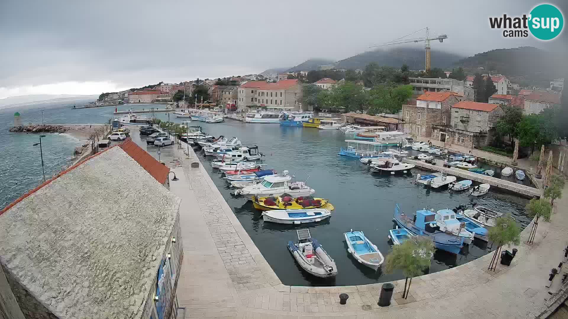 Webcam porto di Bol – Vista live sulla Riva e Marina
