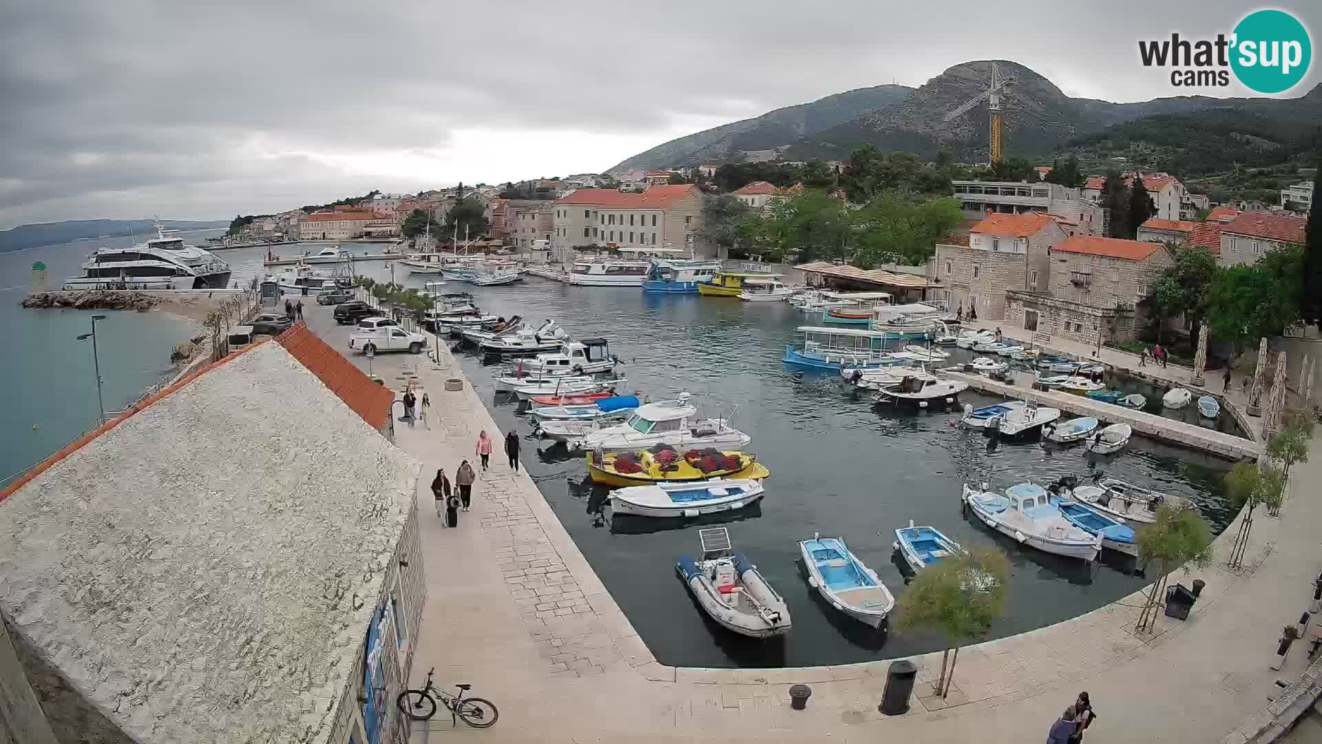 Webcam Bol Harbour – Live View of Bol Riva & Marina