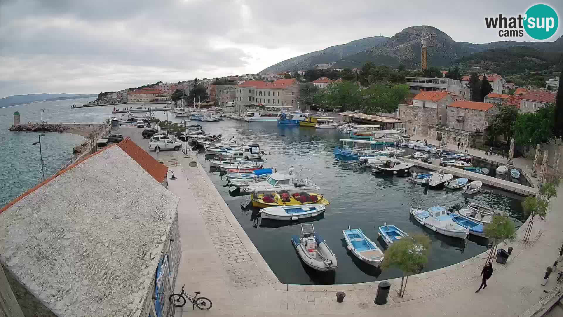 Webcam Bol Hafen – Liveblick auf Bol Riva & Marina