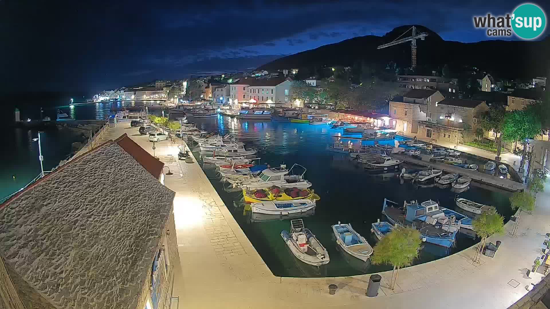 Webcam porto di Bol – Vista live sulla Riva e Marina