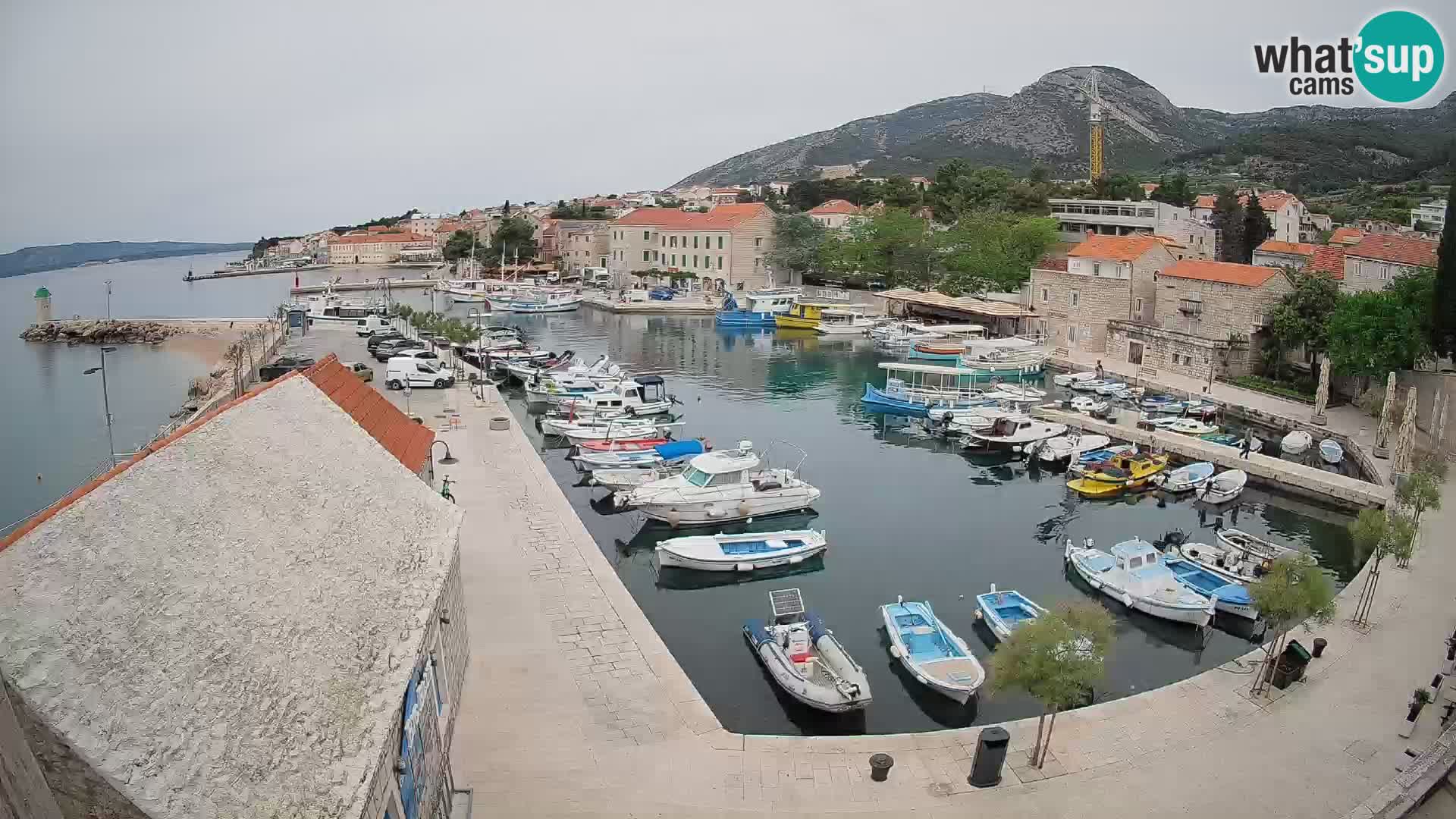 Webcam Bol Hafen – Liveblick auf Bol Riva & Marina