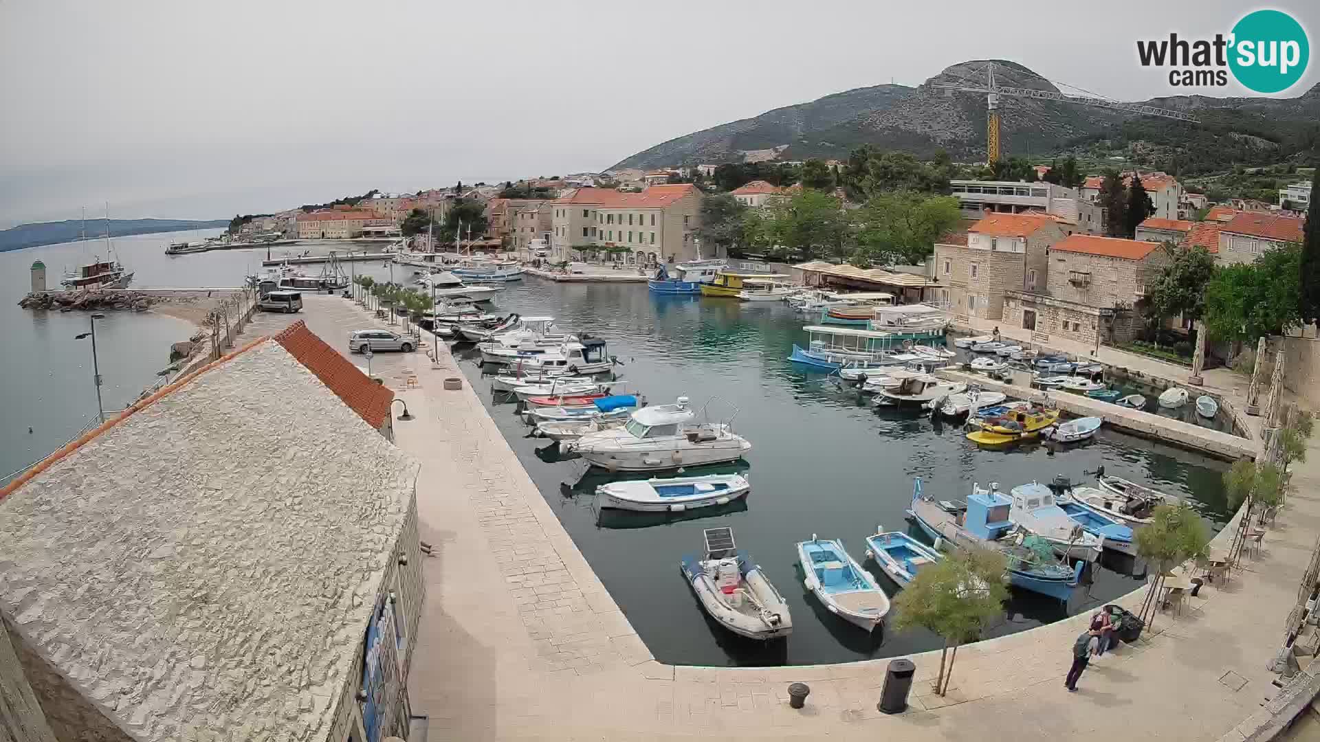 Webcam porto di Bol – Vista live sulla Riva e Marina