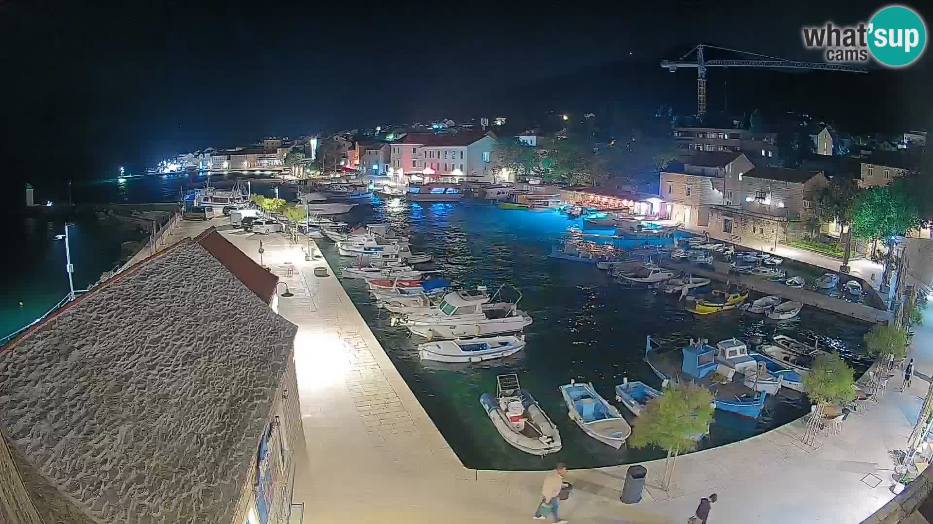 Webcam porto di Bol – Vista live sulla Riva e Marina