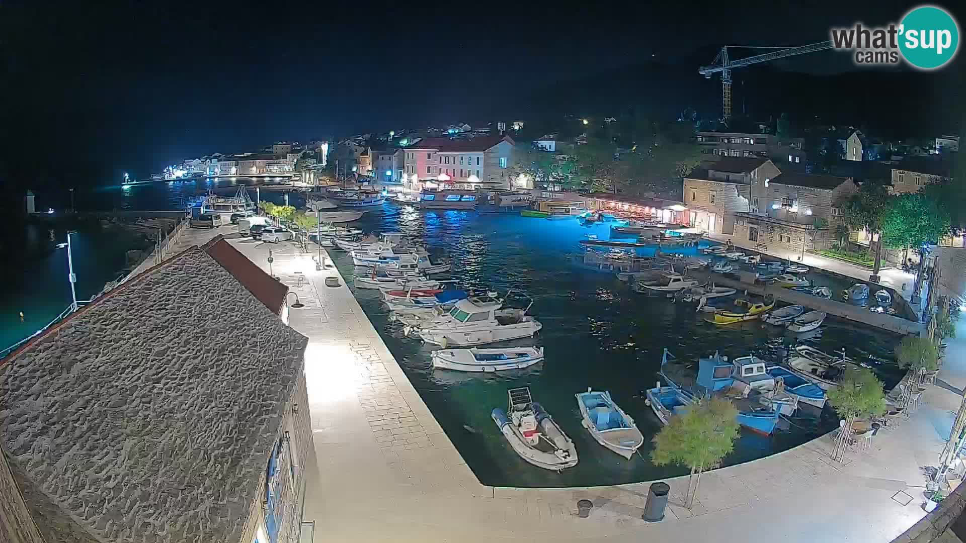 Webcam porto di Bol – Vista live sulla Riva e Marina