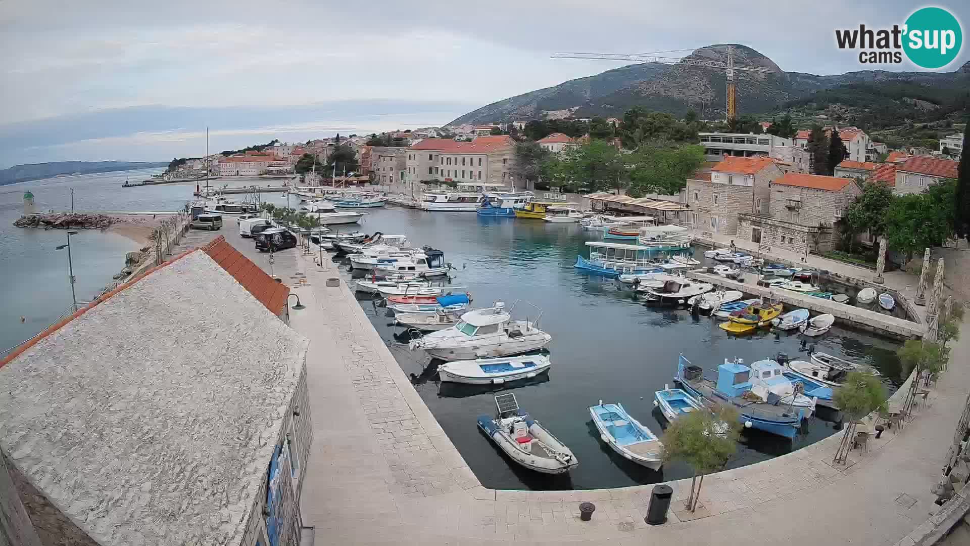 Webcam porto di Bol – Vista live sulla Riva e Marina