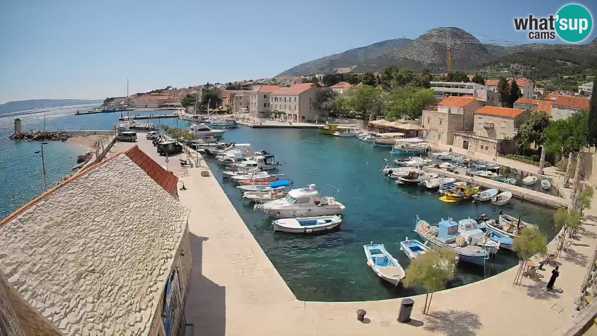 Webcam Bol Hafen – Liveblick auf Bol Riva & Marina