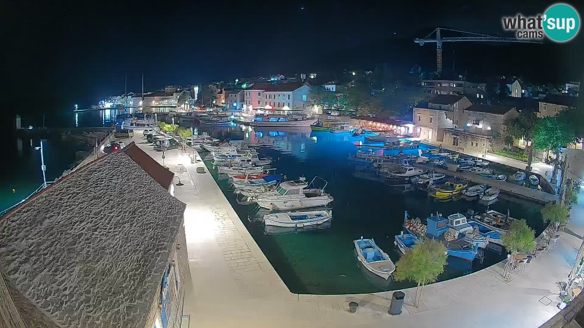 Webcam porto di Bol – Vista live sulla Riva e Marina