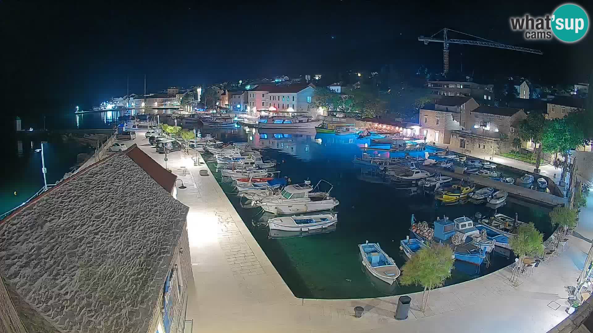 Webcam porto di Bol – Vista live sulla Riva e Marina