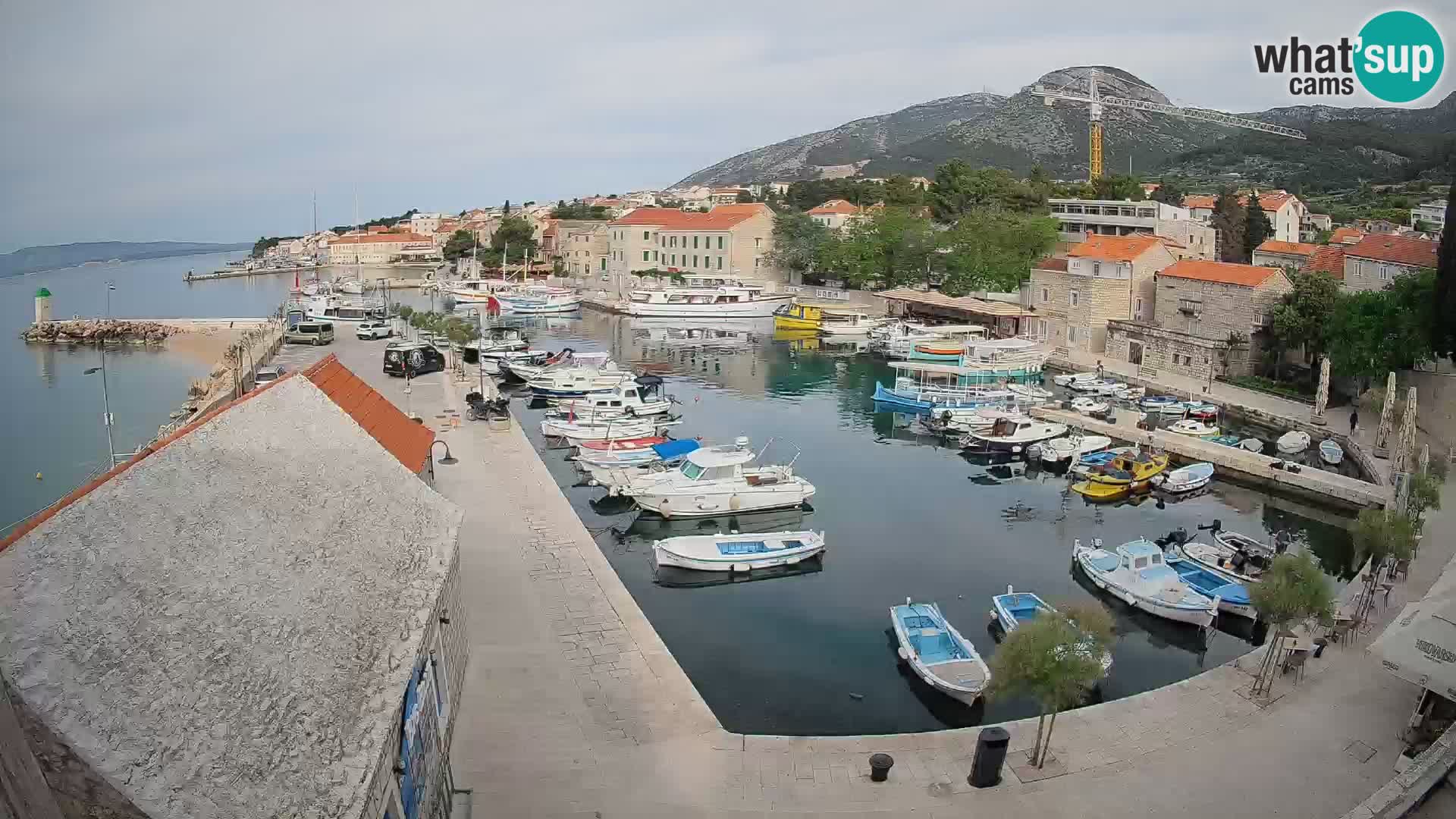 Webcam porto di Bol – Vista live sulla Riva e Marina