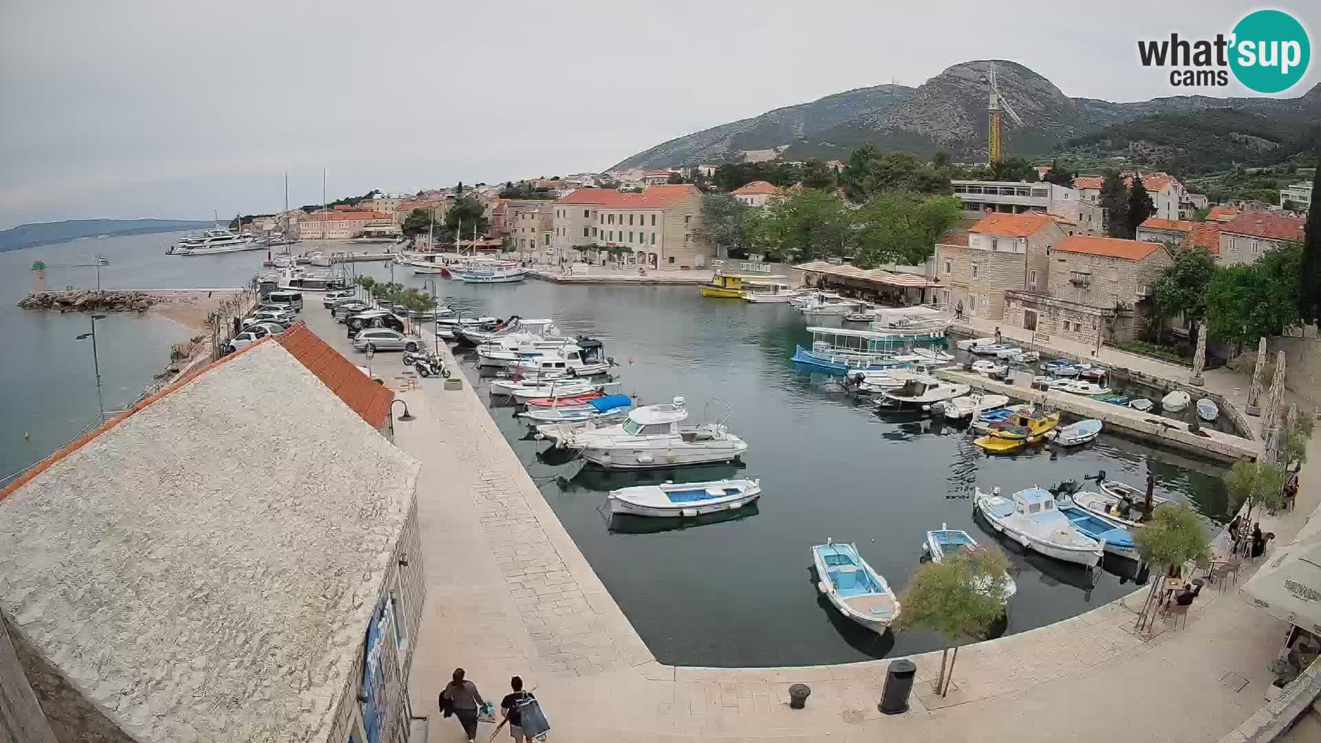 Webcam porto di Bol – Vista live sulla Riva e Marina
