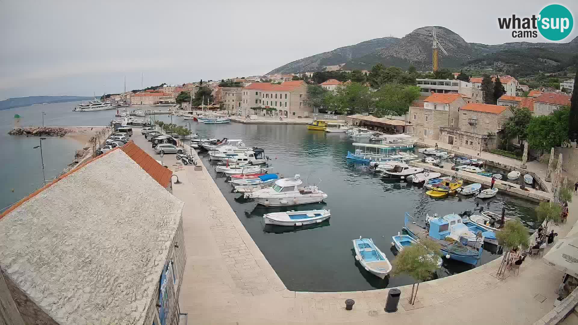 Webcam porto di Bol – Vista live sulla Riva e Marina