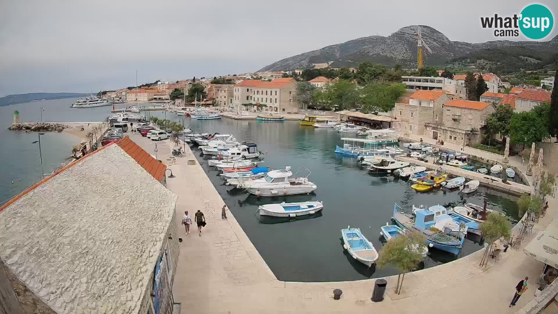 Webcam Bol Hafen – Liveblick auf Bol Riva & Marina