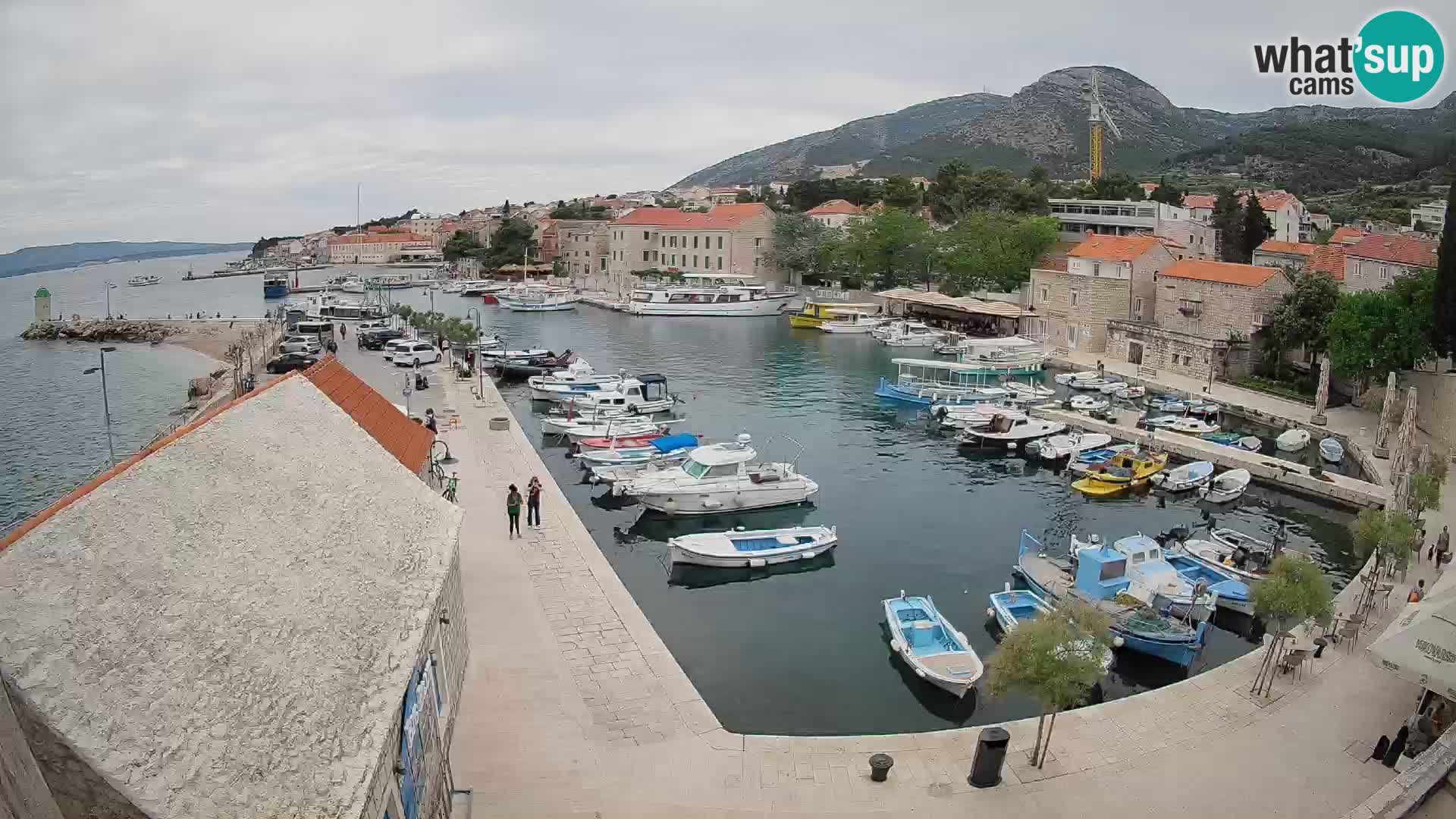 Webcam porto di Bol – Vista live sulla Riva e Marina