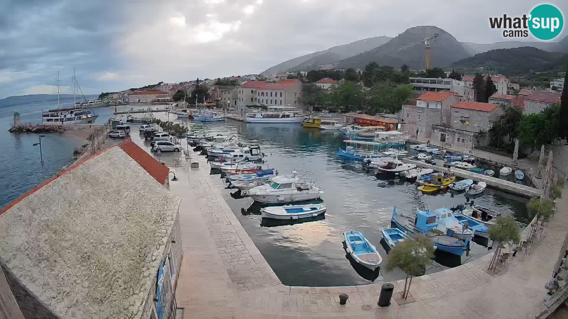Webcam Bol Hafen – Liveblick auf Bol Riva & Marina