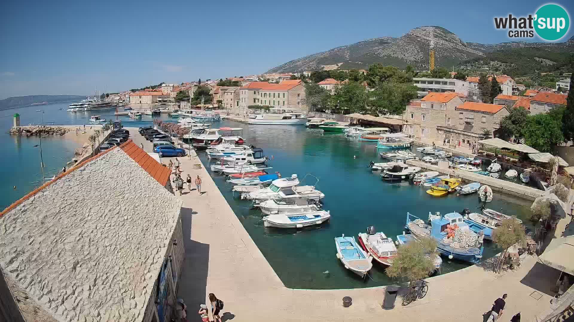 Webcam porto di Bol – Vista live sulla Riva e Marina