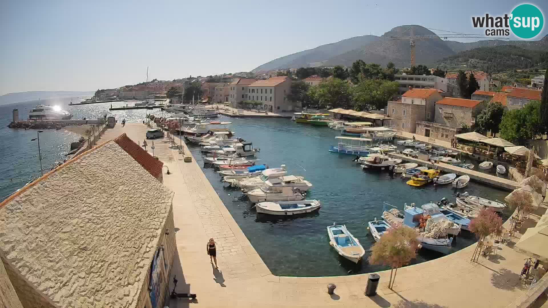 Webcam porto di Bol – Vista live sulla Riva e Marina