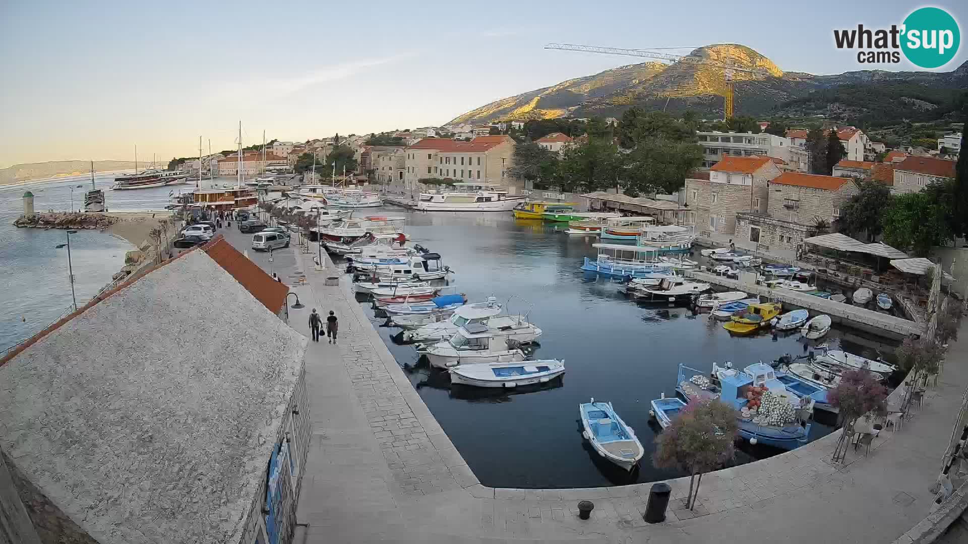 Webcam Bol Hafen – Liveblick auf Bol Riva & Marina