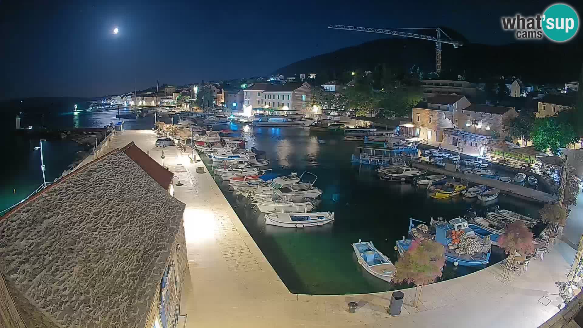 Webcam Bol Harbour – Live View of Bol Riva & Marina