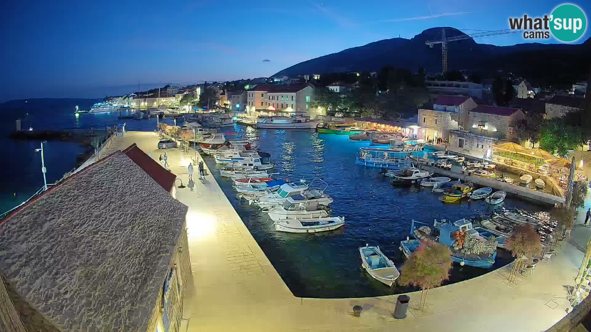 Webcam porto di Bol – Vista live sulla Riva e Marina