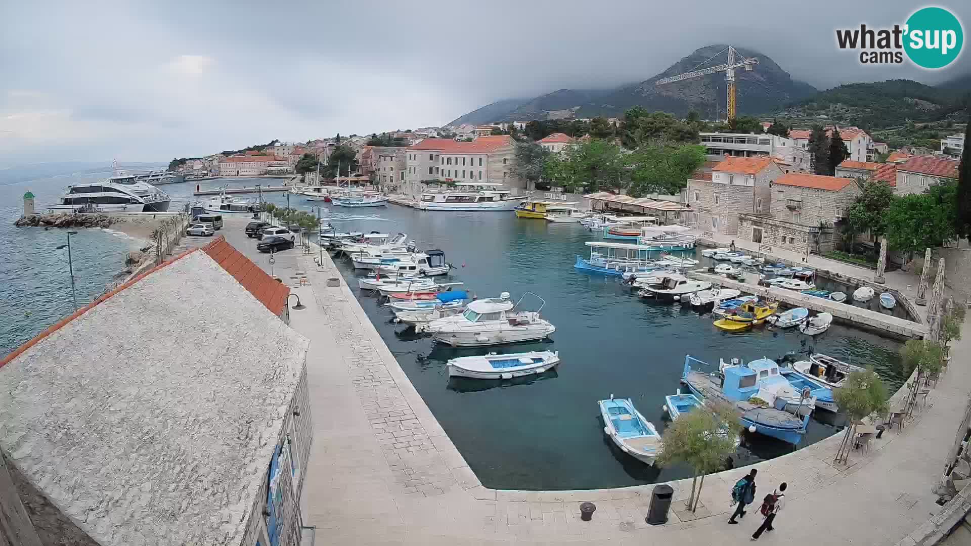 Webcam Bol Hafen – Liveblick auf Bol Riva & Marina