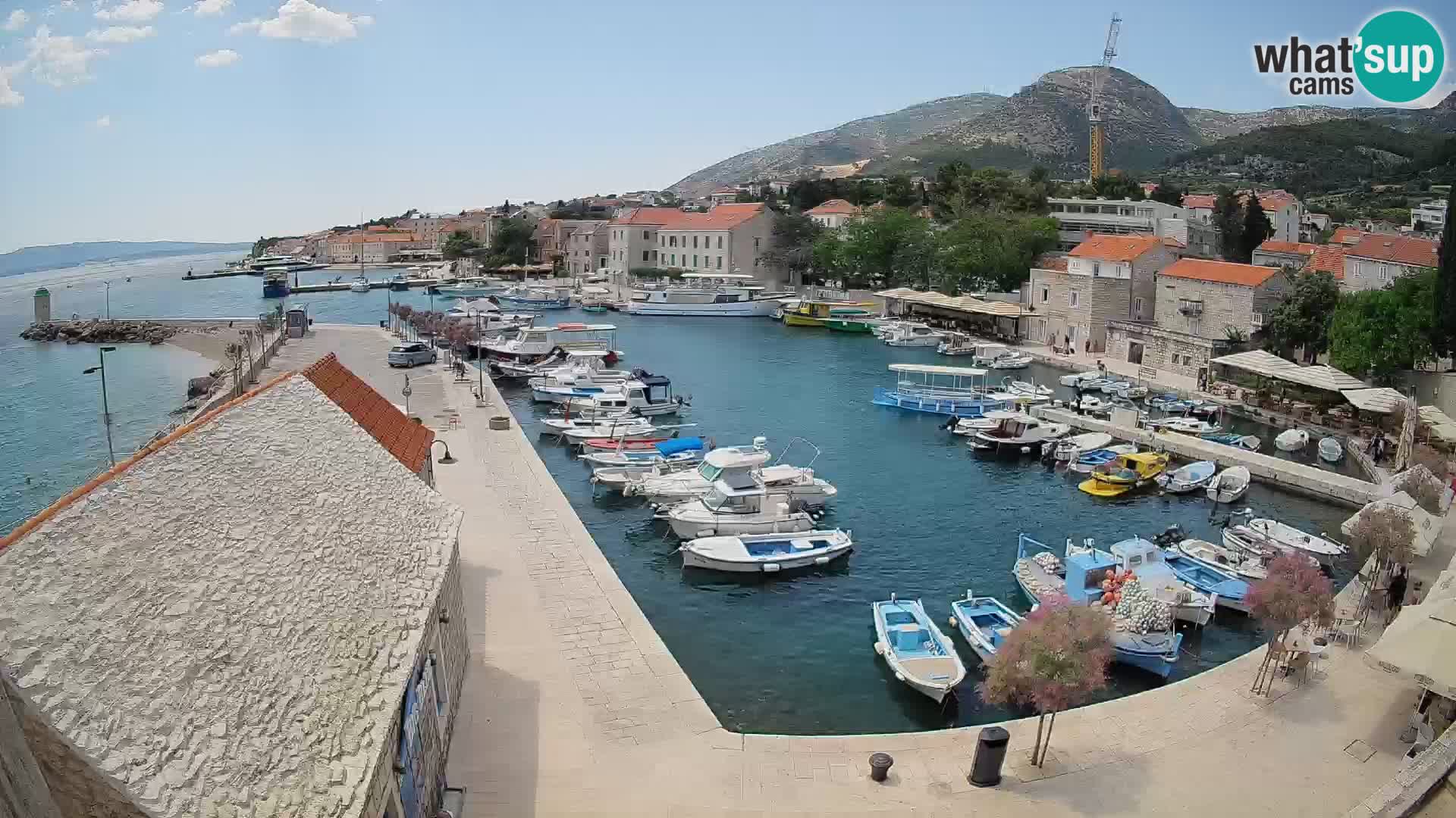 Webcam porto di Bol – Vista live sulla Riva e Marina