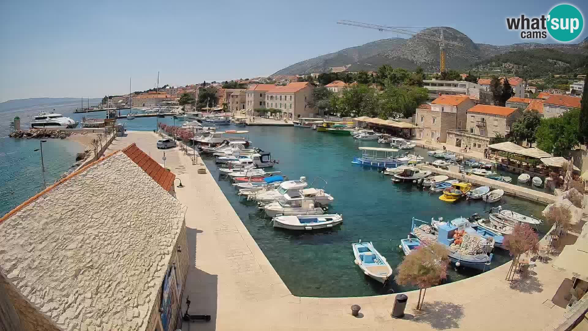 Webcam porto di Bol – Vista live sulla Riva e Marina