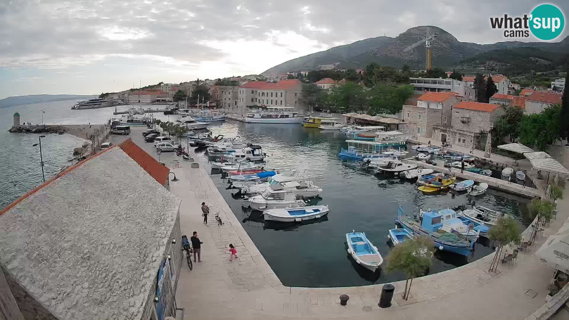 Webcam Bol Harbour – Live View of Bol Riva & Marina