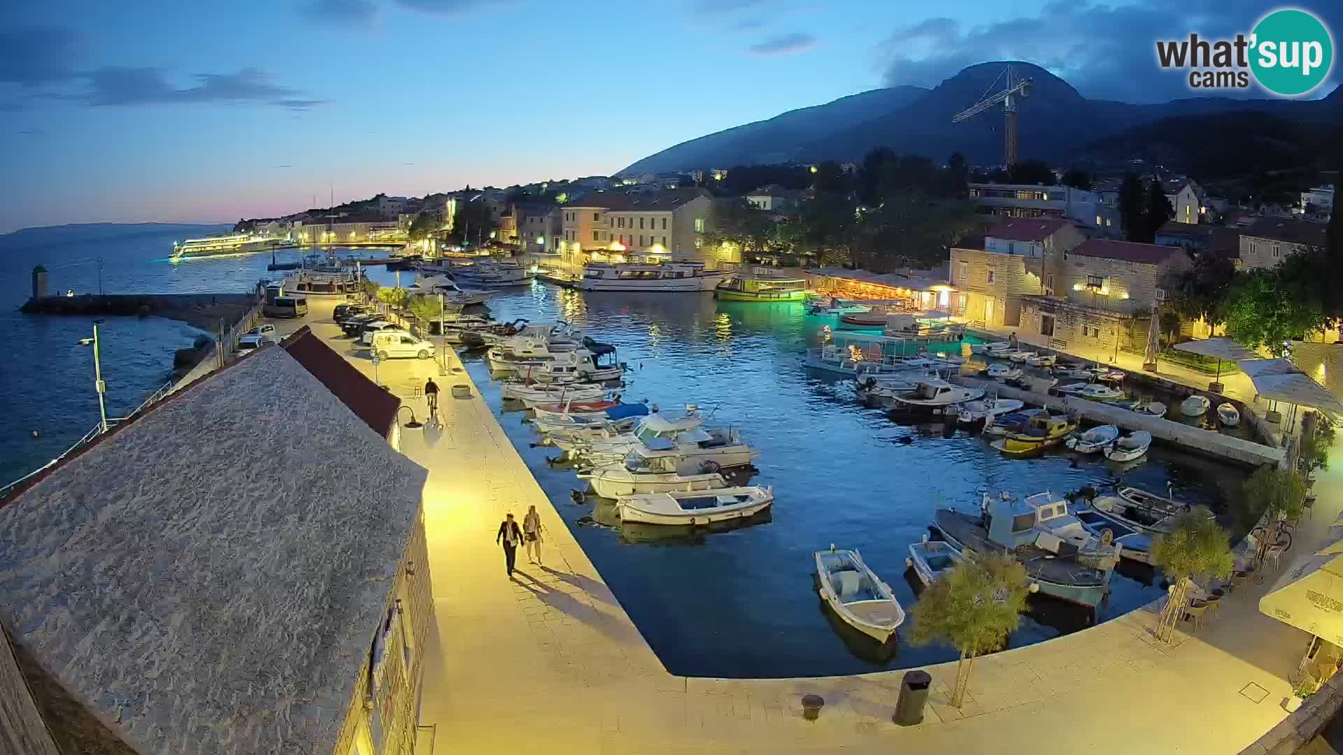 Webcam porto di Bol – Vista live sulla Riva e Marina