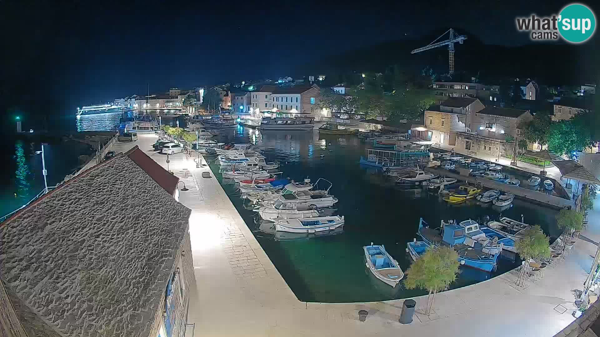 Webcam porto di Bol – Vista live sulla Riva e Marina
