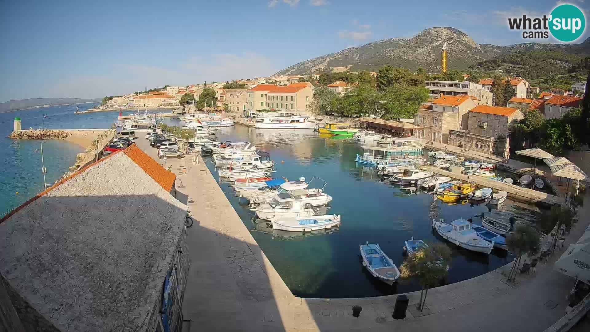 Webcam porto di Bol – Vista live sulla Riva e Marina