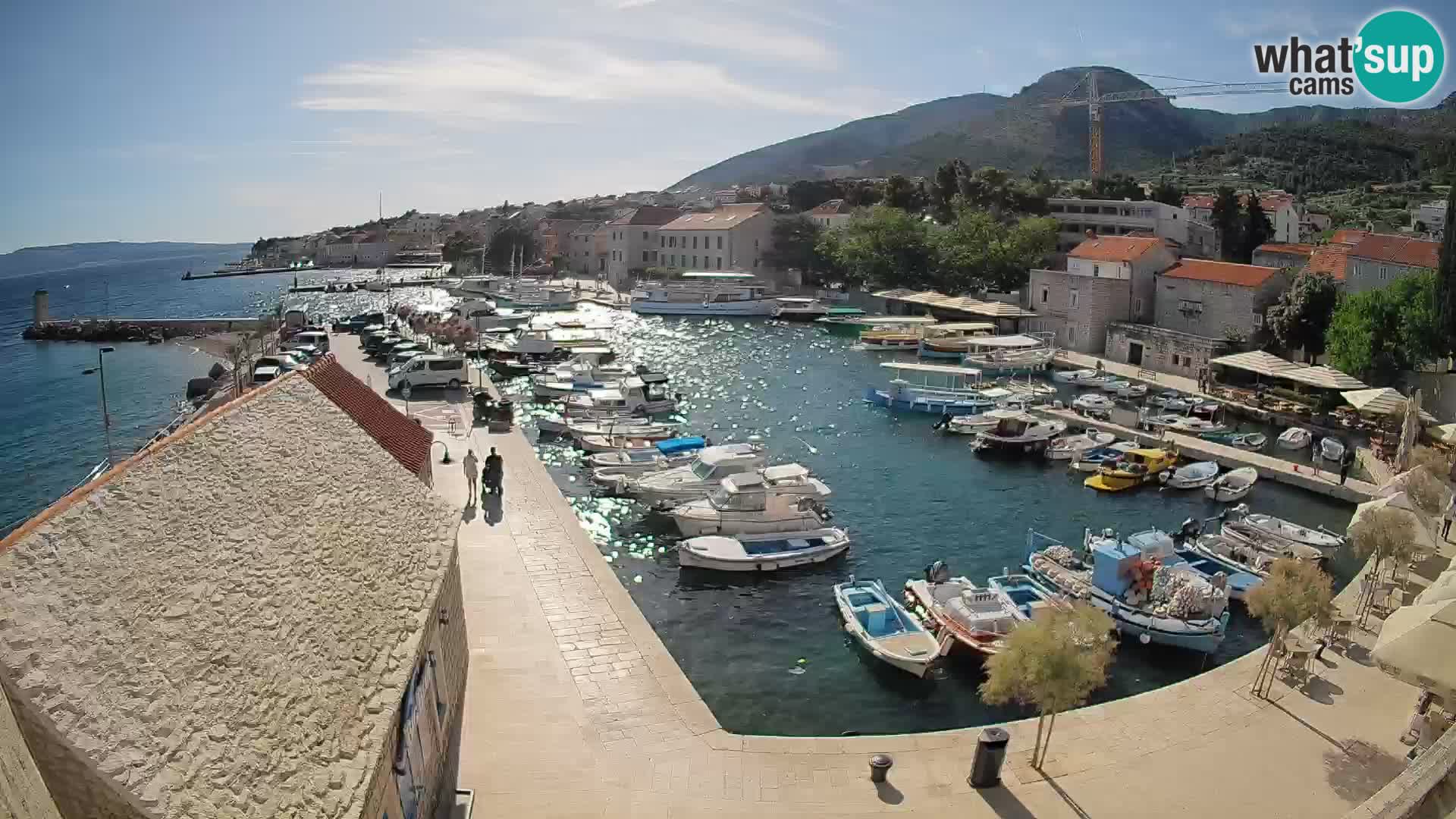 Webcam porto di Bol – Vista live sulla Riva e Marina