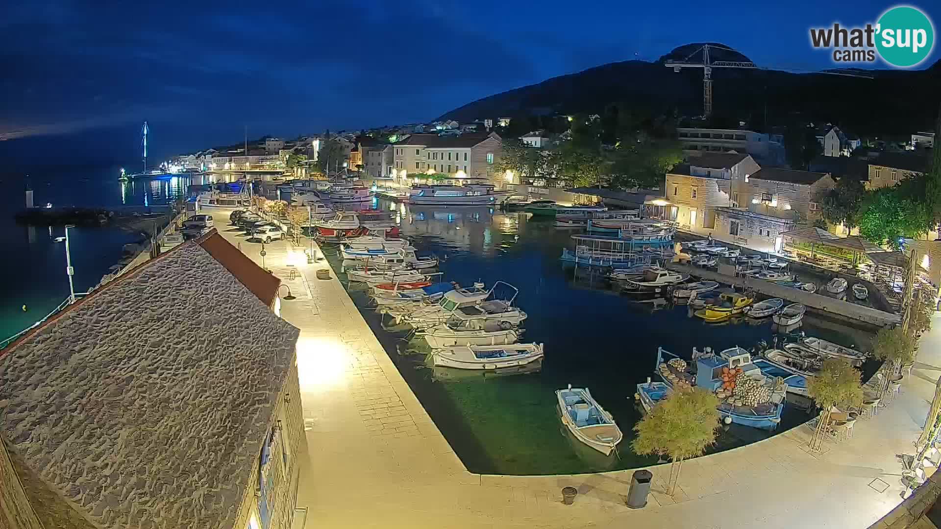 Webcam Bol Hafen – Liveblick auf Bol Riva & Marina
