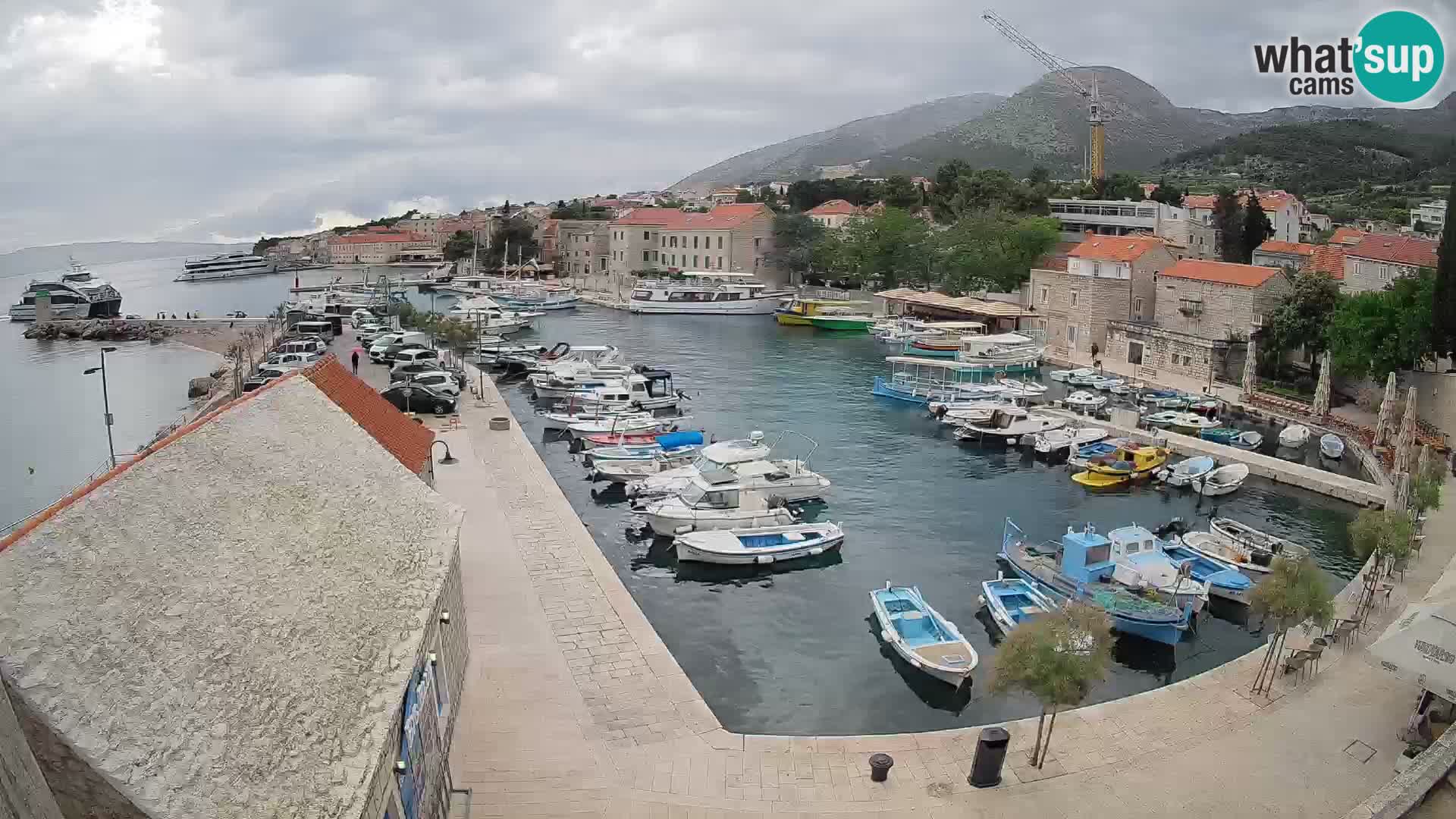 Webcam Bol Hafen – Liveblick auf Bol Riva & Marina