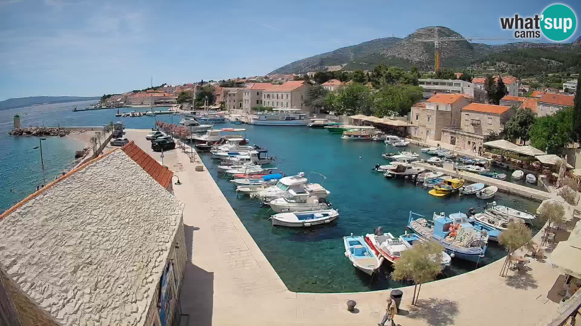 Webcam porto di Bol – Vista live sulla Riva e Marina