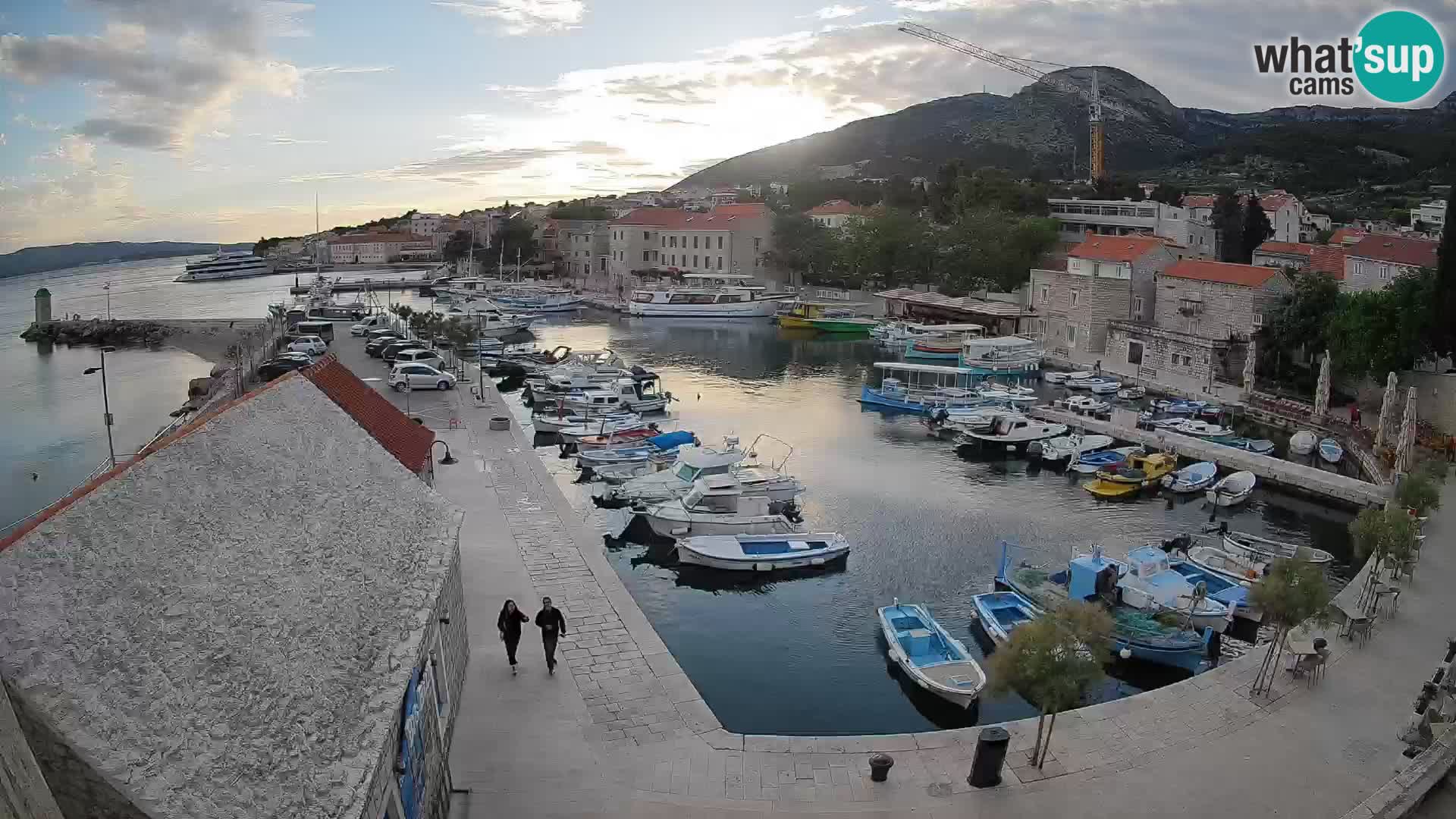 Webcam porto di Bol – Vista live sulla Riva e Marina