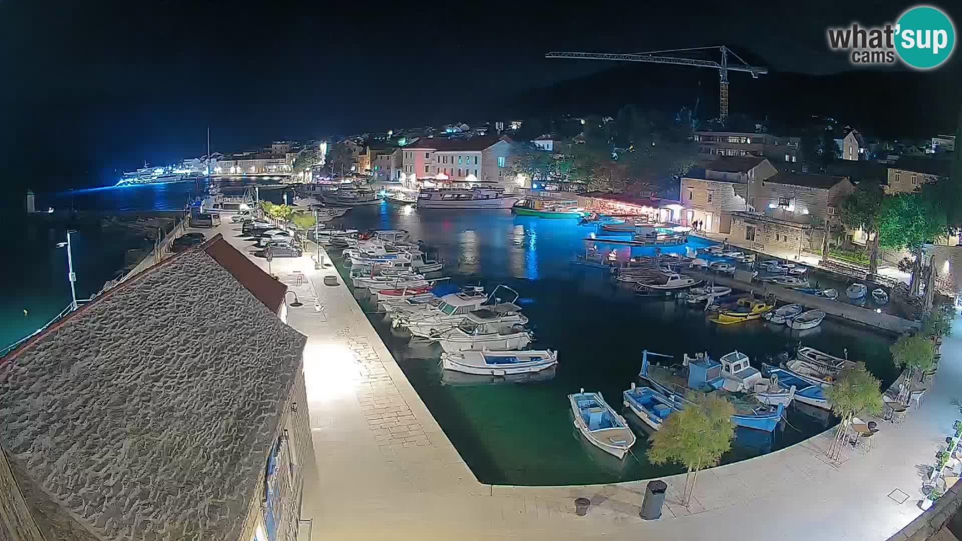 Webcam porto di Bol – Vista live sulla Riva e Marina