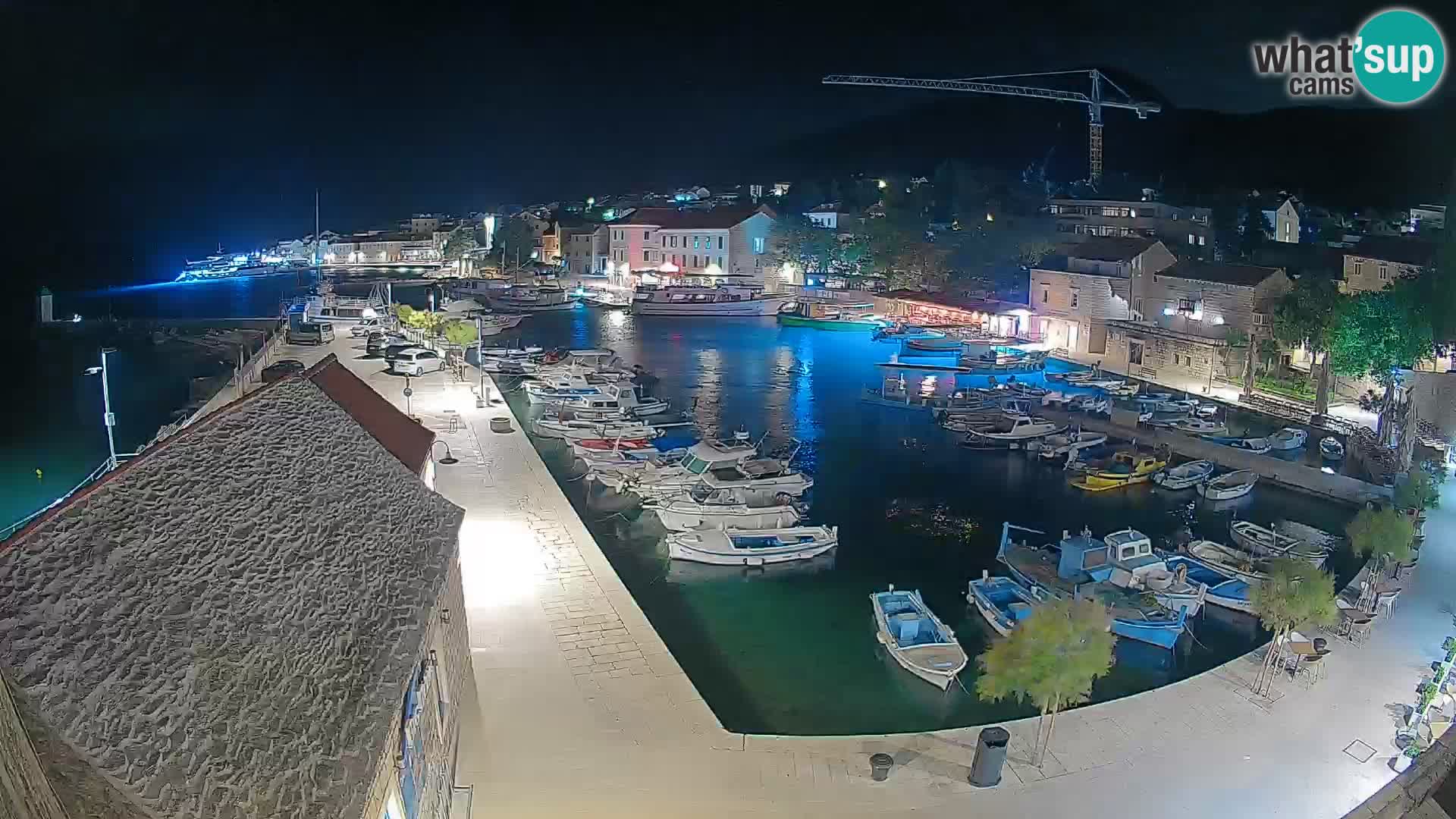 Webcam porto di Bol – Vista live sulla Riva e Marina
