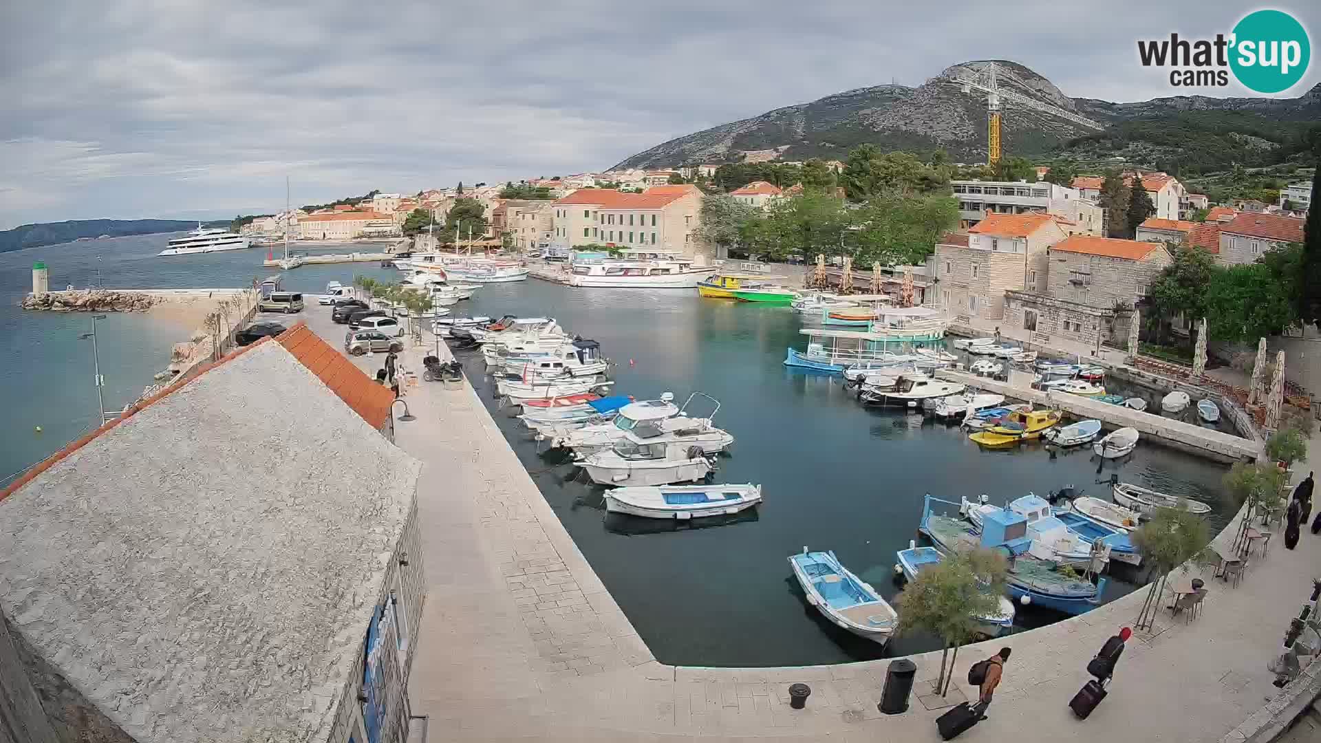 Webcam Bol Harbour – Live View of Bol Riva & Marina
