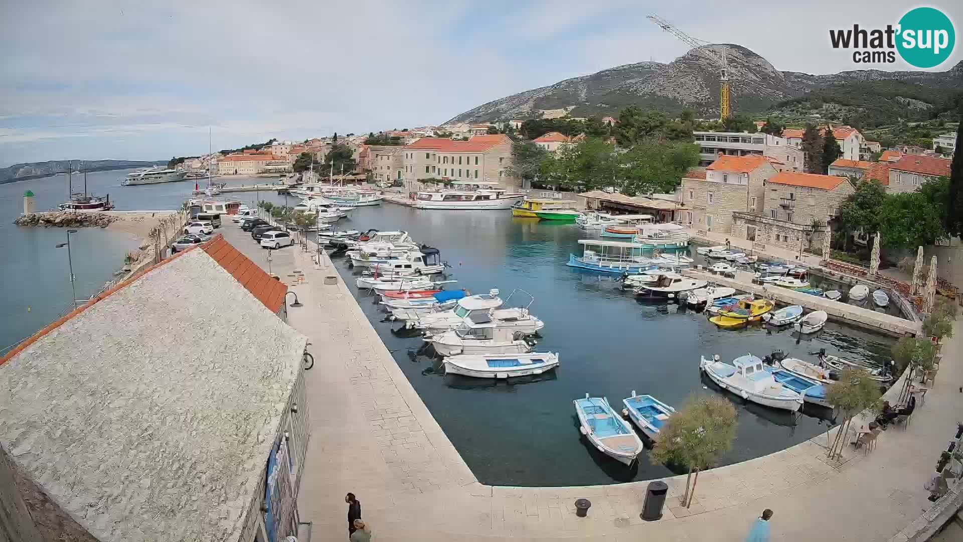 Webcam porto di Bol – Vista live sulla Riva e Marina