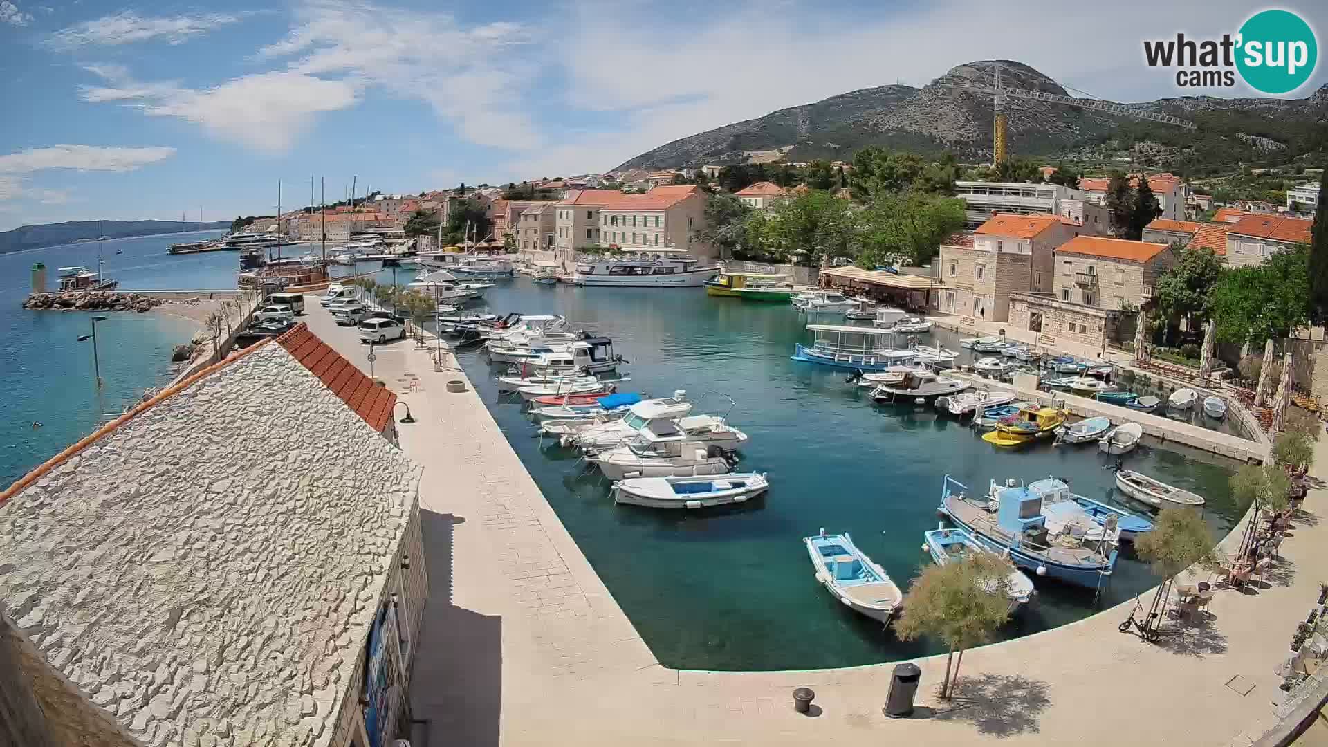 Webcam porto di Bol – Vista live sulla Riva e Marina