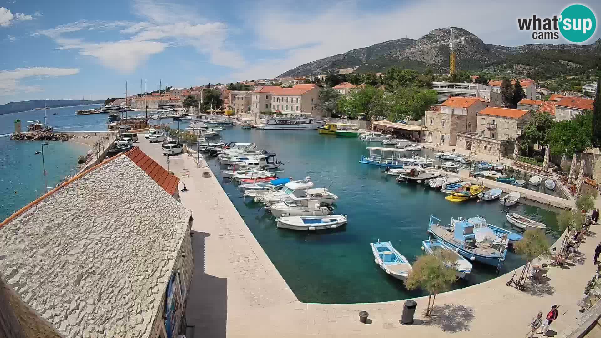 Webcam porto di Bol – Vista live sulla Riva e Marina