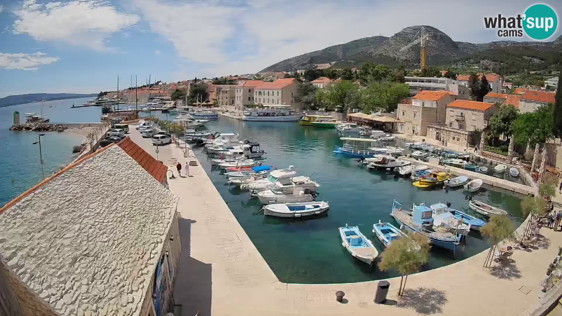 Webcam porto di Bol – Vista live sulla Riva e Marina