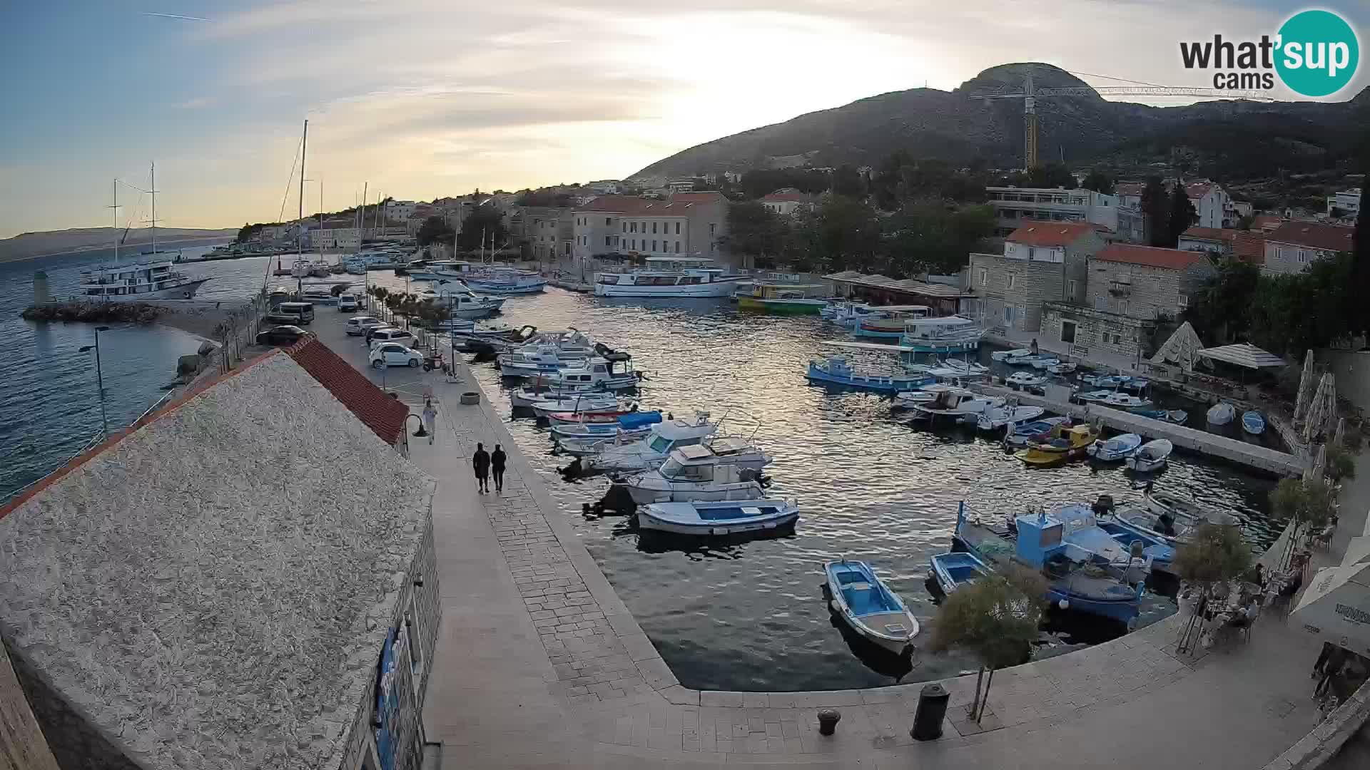 Webcam porto di Bol – Vista live sulla Riva e Marina
