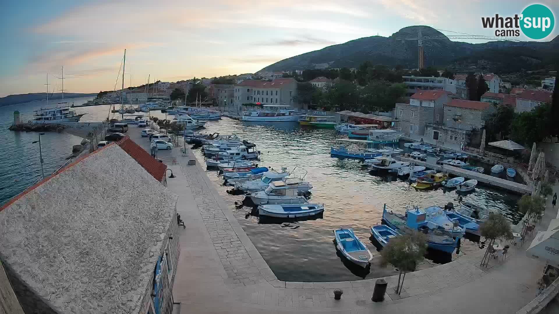 Webcam Bol Hafen – Liveblick auf Bol Riva & Marina